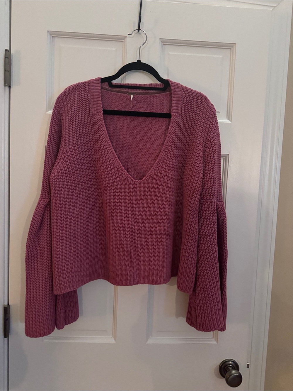 Free People Mauve Pink Chunky V‑Neck Sweater